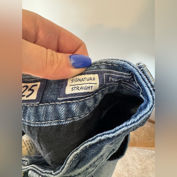 Miss Me Signature Straight 25x31 - Picture 6 of 7